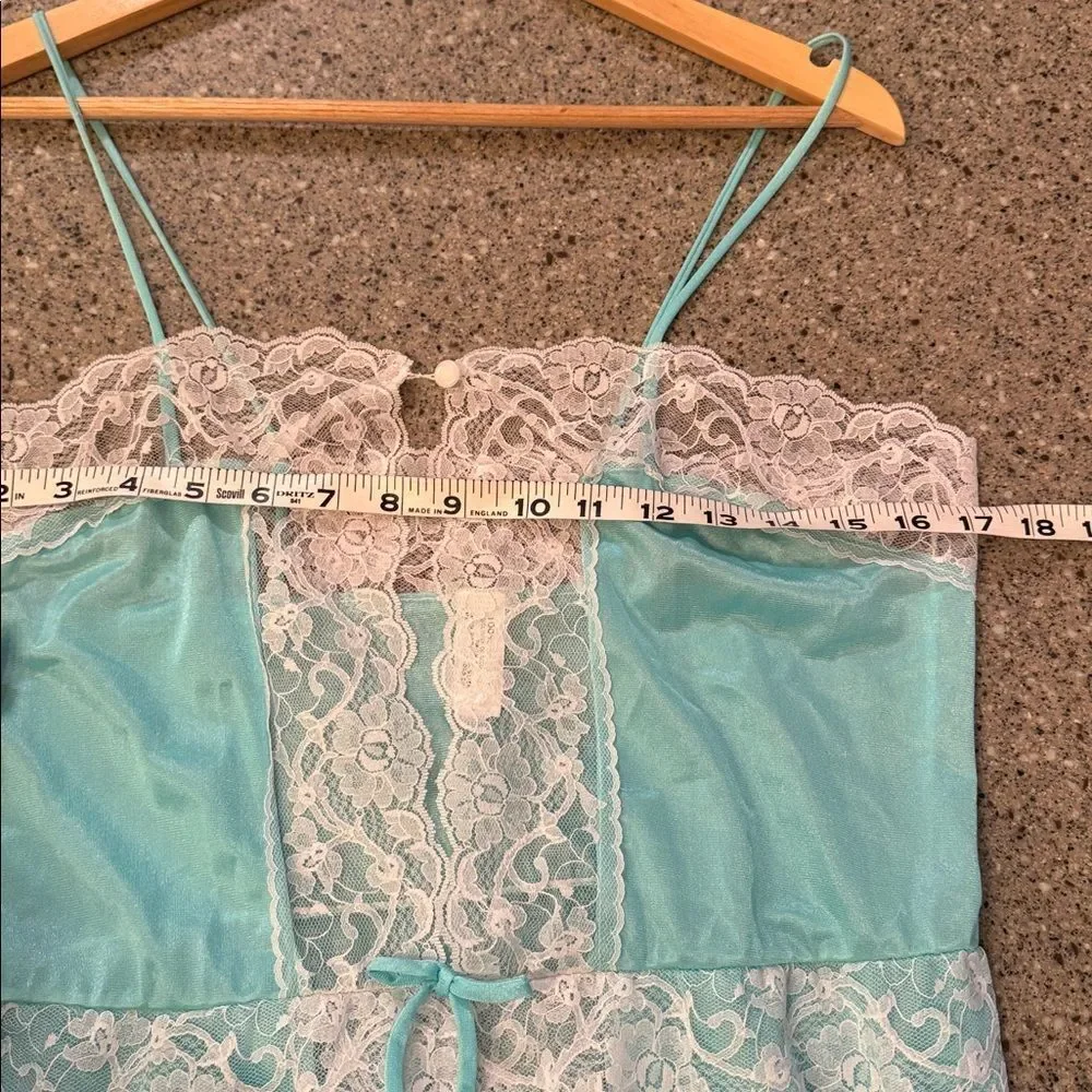 VINTAGE Aqua Blue Nylon Lace Nightgown Keyhole Front 1960s 1970s  Lingerie Small - Picture 9 of 10